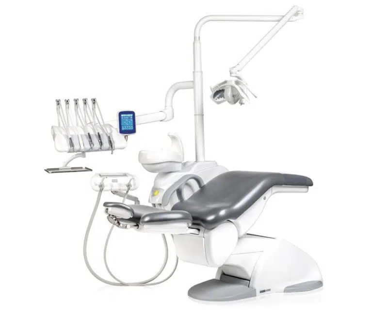 <h1>UNIDADES DENTALES VITALI</h1> <img src="https://contactdental.com/wp-content/uploads/2023/07/Vitali-300x300.jpg" alt="Vitali - Unidades dentales" width="150" height="150" /> <p> En odontología, la unidad dental es el centro operativo de la clínica. En Contact Dental trabajamos con <strong>VITALI</strong>, fabricante italiano especializado en unidades dentales, reconocido por su enfoque en <strong>funcionalidad, ergonomía, higiene y fiabilidad</strong>. Su filosofía se basa en ofrecer equipos de alta calidad, con configuraciones adaptables a cada forma de trabajo, y soluciones diseñadas para durar. </p> <p> <strong>En Contact Dental</strong> te asesoramos en la elección, instalación y configuración de tu unidad VITALI y, además, ponemos a tu disposición <strong>servicio técnico, mantenimiento y reparación en Catalunya y Andorra</strong> para minimizar paradas y asegurar continuidad clínica. </p> <h3>V8 Touch: la unidad dental más completa, evolucionada e innovadora</h3> <p> V8 Touch está pensada para clínicas que buscan una unidad de alto nivel, con un diseño que prioriza la máxima funcionalidad y una operativa optimizada. Su versatilidad permite configurar la unidad según las exigencias del equipo clínico, con distintas versiones y opciones de consola asistente. </p> <a href="https://contactdental.com/contacto/" target="_blank" rel="noopener"> VER V8 TOUCH / SOLICITAR INFORMACIÓN </a> <img src="REEMPLAZAR_IMAGEN_V8_TOUCH" alt="Unidad dental Vitali V8 Touch" width="700" height="700" /> <h3>V8 Touch NL: la unidad dental compacta y adaptable</h3> <p> V8 Touch NL es ideal si tienes <strong>espacios reducidos</strong> o necesitas una unidad que facilite el trabajo a diestros y zurdos. Destaca por su capacidad de adaptación operativa, permitiendo reorganizar el área de trabajo para mejorar accesos, higiene y flujo entre pacientes. Incorpora mejoras como un brazo de bandeja más ágil y una consola auxiliar con nuevas posibilidades de ajuste. </p> <a href="https://contactdental.com/contacto/" target="_blank" rel="noopener"> VER V8 TOUCH NL / SOLICITAR INFORMACIÓN </a> <img src="REEMPLAZAR_IMAGEN_V8_TOUCH_NL" alt="Unidad dental Vitali V8 Touch NL" width="700" height="700" /> <h3>T5 Evo Plus 4.0: alto rendimiento y máxima practicidad</h3> <p> T5 Evo Plus 4.0 es una unidad dental de gama alta orientada a clínicas que buscan <strong>solidez, rendimiento y facilidad de uso</strong>. Ofrece un equilibrio entre prestaciones y gestión diaria, con opciones de configuración para adaptarse a diferentes estilos de trabajo y una disposición de mandos pensada para un control total de parámetros clínicos. </p> <a href="https://contactdental.com/contacto/" target="_blank" rel="noopener"> VER T5 EVO PLUS 4.0 / SOLICITAR INFORMACIÓN </a> <img src="REEMPLAZAR_IMAGEN_T5_EVO_PLUS" alt="Unidad dental Vitali T5 Evo Plus 4.0" width="700" height="700" /> <h3>T5 Master / T5 Master 4.0: eficiente, esencial y perfecta para espacios reducidos</h3> <p> T5 Master es una opción muy sólida para clínicas que requieren una unidad compacta y funcional, especialmente en espacios reducidos. La versión <strong>T5 Master 4.0</strong> incorpora mejoras de funcionalidad y estética (grupo hídrico renovado, escupidera optimizada y acceso más sencillo a mantenimiento), manteniendo un enfoque claro en practicidad y eficiencia. </p> <a href="https://contactdental.com/contacto/" target="_blank" rel="noopener"> VER T5 MASTER / SOLICITAR INFORMACIÓN </a> <img src="REEMPLAZAR_IMAGEN_T5_MASTER" alt="Unidad dental Vitali T5 Master / T5 Master 4.0" width="700" height="700" /> <h3>Clip 6: carro odontológico independiente</h3> <p> CLIP 6 aporta versatilidad cuando necesitas un carro independiente de alta calidad. Está diseñado para moverse con estabilidad y ofrecer una bandeja configurable, con soportes orientables y elementos pensados para una operativa ágil. Es una solución muy útil como apoyo en gabinete, para configuraciones específicas o para ampliar capacidad instrumental. </p> <a href="https://contactdental.com/contacto/" target="_blank" rel="noopener"> VER CLIP 6 / SOLICITAR INFORMACIÓN </a> <img src="REEMPLAZAR_IMAGEN_CLIP_6" alt="Carro odontológico Vitali Clip 6" width="700" height="700" /> <h3>Estro: taburetes dentales de gran comodidad</h3> <p> La gama ESTRO está desarrollada para favorecer una postura equilibrada del profesional y reducir presiones en zonas de apoyo durante largas jornadas. Incluye versiones con diferentes respaldos y tipos de asiento, con una base estable y opciones orientadas a mejorar ergonomía y confort en clínica. </p> <a href="https://contactdental.com/contacto/" target="_blank" rel="noopener"> VER ESTRO / SOLICITAR INFORMACIÓN </a> <img src="REEMPLAZAR_IMAGEN_ESTRO" alt="Taburetes dentales Vitali Estro" width="700" height="700" /> <strong> En Contact Dental comprendemos la importancia de que tu unidad dental funcione sin interrupciones. Nuestro servicio técnico está orientado a reducir al mínimo el tiempo de inactividad, con diagnósticos rápidos, mantenimiento preventivo y reparaciones para mantener el rendimiento y la seguridad operativa. </strong> <h2>¿Por qué elegir VITALI en tu clínica?</h2> <p> VITALI destaca en su sector por combinar un enfoque de fabricación orientado a la durabilidad, el detalle y la personalización. Sus unidades buscan equilibrar estética y ergonomía con una operativa eficiente, facilitando el trabajo del profesional y la comodidad del paciente. </p> <p> Además, la marca trabaja soluciones enfocadas en la higiene del entorno clínico y en configuraciones que se adaptan a distintos estilos de trabajo, lo que resulta especialmente relevante en clínicas que quieren estandarizar procesos sin perder flexibilidad. </p> <h2>Marcas con las que trabajamos</h2> <p>Trabajamos con una amplia gama de marcas reconocidas en el sector dental, incluyendo:</p> <figure><a tabindex="-1" href="https://www.sternweber.it/es/" target="_blank" rel="noopener"><img src="https://contactdental.com/wp-content/uploads/2023/06/sternweber-300x300.jpg" alt="Stern Weber" width="300" height="300" /></a></figure> <a href="https://www.sternweber.it/es/" target="_blank" rel="noopener">STERN WEBER</a> <figure><a tabindex="-1" href="http://www.swident.es/spa_index.php" target="_blank" rel="noopener"><img src="https://contactdental.com/wp-content/uploads/2023/06/swident-300x300.jpg" alt="Swident" width="300" height="300" /></a></figure> <a href="http://www.swident.es/spa_index.php" target="_blank" rel="noopener">SWIDENT</a> <figure><a tabindex="-1" href="https://www.vitali.com/es/" target="_blank" rel="noopener"><img src="https://contactdental.com/wp-content/uploads/2023/07/Vitali-300x300.jpg" alt="Vitali" width="300" height="300" /></a></figure> <a href="https://www.vitali.com/es/" target="_blank" rel="noopener">VITALI</a> <figure><a tabindex="-1" href="https://www.acteongroup.com/es/" target="_blank" rel="noopener"><img src="https://contactdental.com/wp-content/uploads/2023/06/acteon-300x300.jpg" alt="Acteon" width="300" height="300" /></a></figure> <a href="https://www.acteongroup.com/es/" target="_blank" rel="noopener">ACTEON</a> <figure><a tabindex="-1" href="https://www.duerrdental.com/es/ES/" target="_blank" rel="noopener"><img src="https://contactdental.com/wp-content/uploads/2023/06/durr-300x300.jpg" alt="Dürr" width="300" height="300" /></a></figure> <a href="https://www.duerrdental.com/es/ES/" target="_blank" rel="noopener">DÜRR DENTAL</a> <figure><a tabindex="-1" href="https://www.euronda.es/" target="_blank" rel="noopener"><img src="https://contactdental.com/wp-content/uploads/2023/06/euronda-300x300.jpg" alt="Euronda" width="300" height="300" /></a></figure> <a href="https://www.euronda.es/" target="_blank" rel="noopener">EURONDA</a> <figure><a tabindex="-1" href="https://bienair.com/" target="_blank" rel="noopener"><img src="https://contactdental.com/wp-content/uploads/2023/06/bienair-300x300.jpg" alt="Bien Air" width="300" height="300" /></a></figure> <a href="https://bienair.com/" target="_blank" rel="noopener">BIEN AIR</a> <figure><a tabindex="-1" href="https://www.cattani.it/en/" target="_blank" rel="noopener"><img src="https://contactdental.com/wp-content/uploads/2023/06/cattani-300x300.jpg" alt="Cattani" width="300" height="300" /></a></figure> <a href="https://www.cattani.it/en/" target="_blank" rel="noopener">CATTANI</a> <figure><a tabindex="-1" href="https://faro.it/es/" target="_blank" rel="noopener"><img src="https://contactdental.com/wp-content/uploads/2023/06/faro-300x300.jpg" alt="Faro" width="300" height="300" /></a></figure> <a href="https://faro.it/es/" target="_blank" rel="noopener">FARO</a> <figure><a tabindex="-1" href="https://www.fedesa.com/" target="_blank" rel="noopener"><img src="https://contactdental.com/wp-content/uploads/2023/06/fedesa-300x300.jpg" alt="Fedesa" width="300" height="300" /></a></figure> <a href="https://www.fedesa.com/" target="_blank" rel="noopener">FEDESA</a> <figure><a tabindex="-1" href="https://www.4tekaustralia.com.au/" target="_blank" rel="noopener"><img src="https://contactdental.com/wp-content/uploads/2023/06/4tek-300x300.jpg" alt="Four tek" width="300" height="300" /></a></figure> <a href="https://www.4tekaustralia.com.au/" target="_blank" rel="noopener">FOUR TEK</a> <figure><a tabindex="-1" href="https://www.tecnogaz.com/es/home-page.aspx" target="_blank" rel="noopener"><img src="https://contactdental.com/wp-content/uploads/2023/06/tecnogaz-300x300.jpg" alt="Tecno Gaz" width="300" height="300" /></a></figure> <a href="https://www.tecnogaz.com/es/home-page.aspx" target="_blank" rel="noopener">TECNO-GAZ</a> <figure><a tabindex="-1" href="http://www.mectron.com/" target="_blank" rel="noopener"><img src="https://contactdental.com/wp-content/uploads/2023/07/mectron-300x300.jpg" alt="mectron" width="300" height="300" /></a></figure> <a href="http://www.mectron.com/" target="_blank" rel="noopener">MECTRON</a> <figure><a tabindex="-1" href="https://vatech.es/" target="_blank" rel="noopener"><img src="https://contactdental.com/wp-content/uploads/2023/07/vatech-300x300.jpg" alt="vatech" width="300" height="300" /></a></figure> <a href="https://vatech.es/" target="_blank" rel="noopener">VATECH</a> <figure><a tabindex="-1" href="https://www.mocom.it/es/" target="_blank" rel="noopener"><img src="https://contactdental.com/wp-content/uploads/2023/06/mocom-300x300.jpg" alt="Mocom" width="300" height="300" /></a></figure> <a href="https://www.mocom.it/es/" target="_blank" rel="noopener">MOCOM</a> <figure><a tabindex="-1" href="https://mestra.es/" target="_blank" rel="noopener"><img src="https://contactdental.com/wp-content/uploads/2023/06/mestra-300x300.jpg" alt="Mestra" width="300" height="300" /></a></figure> <a href="https://mestra.es/" target="_blank" rel="noopener">MESTRA</a> <h2>¡Contacta con nosotros hoy mismo y descubre cómo podemos ayudarte con la venta, instalación y reparación de unidades dentales VITALI!</h2> <a href="https://contactdental.com/contacto/"> Haz clic aquí </a> <h2>Soporte técnico y servicio postventa</h2> <p> Entendemos que la fiabilidad del equipo es esencial para la operativa diaria de la clínica. Por eso, ofrecemos soporte técnico y un servicio postventa orientado a mantener tu unidad dental en condiciones óptimas de rendimiento, seguridad e higiene. </p> <h3>Mantenimiento y reparación de unidades dentales en Catalunya y Andorra: garantía de funcionamiento óptimo</h3> <p> En Contact Dental estamos comprometidos con ofrecer un servicio técnico y reparaciones de alta calidad. Nuestro equipo trabaja para que tu clínica mantenga la continuidad asistencial con revisiones, ajustes y actuaciones correctivas cuando sea necesario. </p> <p>¿Necesitas ayuda? Contacta con nosotros</p> <p class="wpcf7-contact-form-not-found"><strong>Error:</strong> Formulario de contacto no encontrado.</p> 